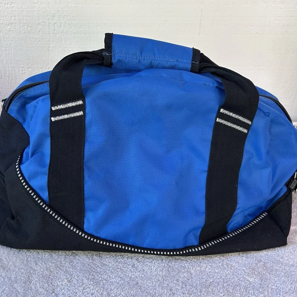 OGIO Half Dome Blue Duffel Bag Gym Sports Travel Carry Wells Fargo Ski Cup EUC